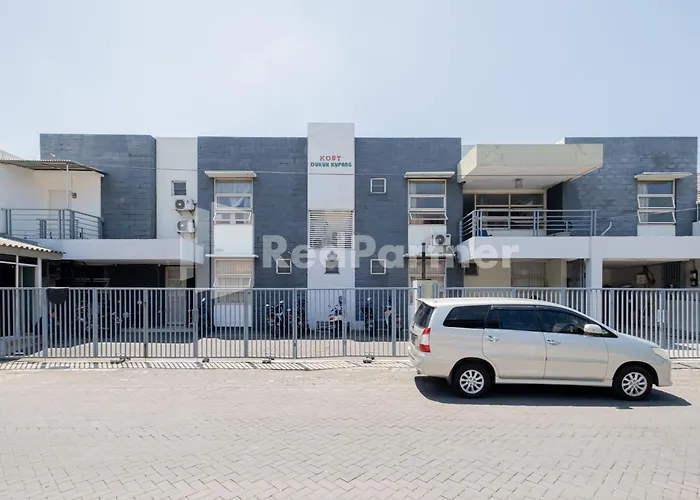 OYO 143 Dukuh Kupang Residence Surabaya